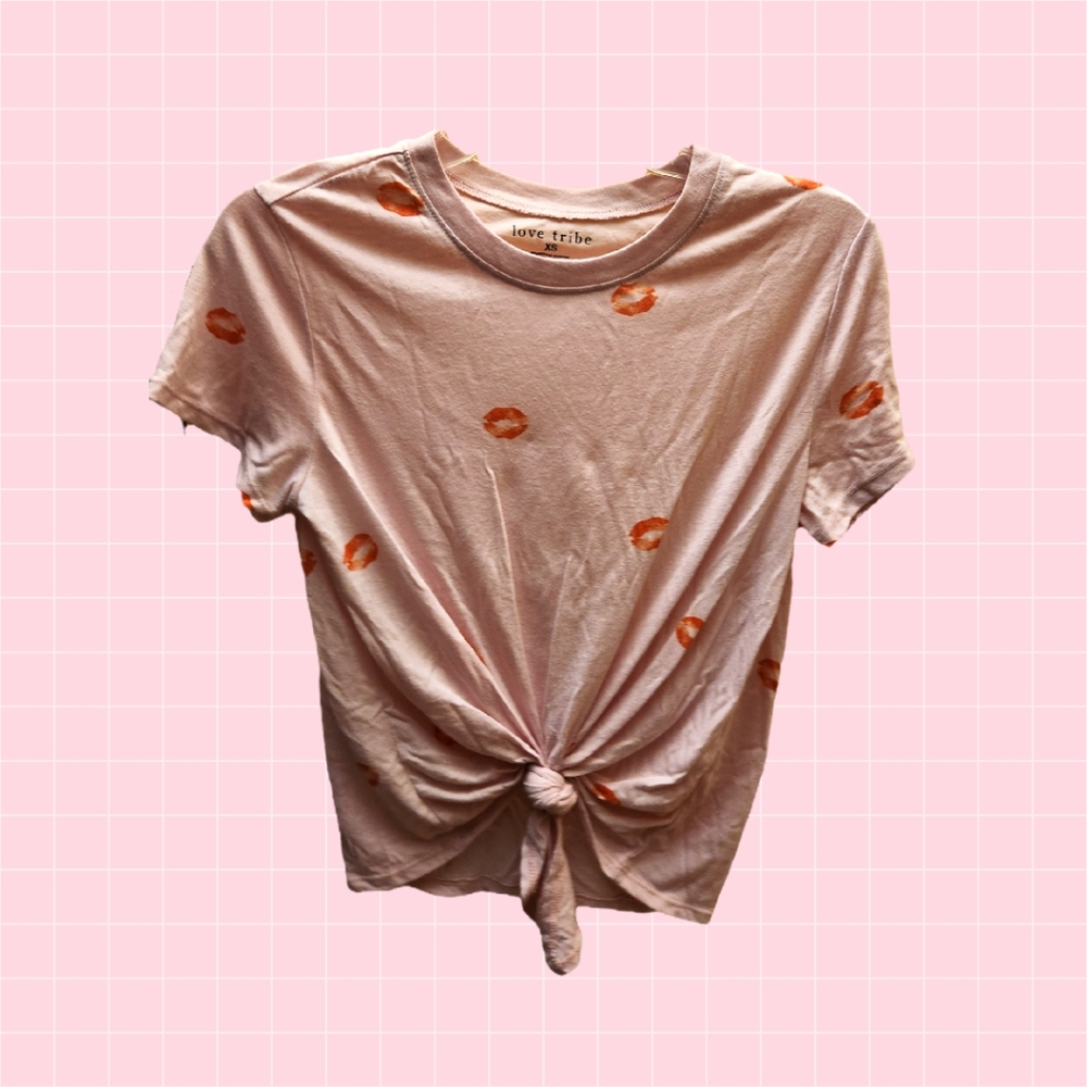 Love Tribe 💋 Kiss Mark Tee